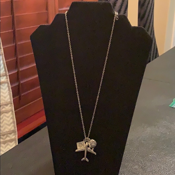 Globe airplane and passport necklace - Picture 2 of 3